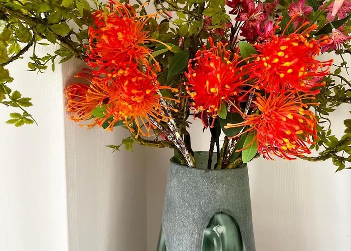 Schäfer, - Exklusive 2-zimmer-wohnung Zum Wohlfühlen 78 Qm *